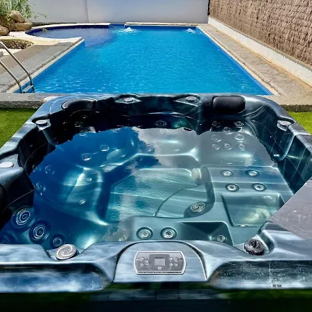 Sol Y Vino I Piscina Salada I Jacuzzi I Bbq I Ps5 I Aircon I Luxury & Privacy Jerez
