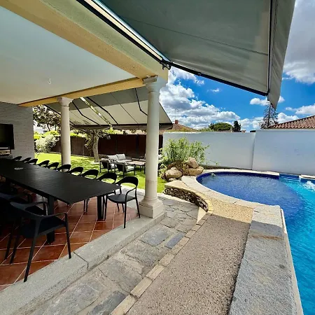 Sol Y Vino I Piscina Salada I Jacuzzi I Bbq I Ps5 I Aircon I Luxury & Privacy Jerez Villa Jerez de la Frontera
