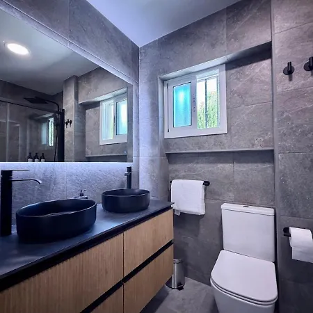 Sol Y Vino I Piscina Salada I Jacuzzi I Bbq I Ps5 I Aircon I Luxury & Privacy Jerez Villa *