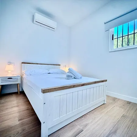 Sol Y Vino I Piscina Salada I Jacuzzi I Bbq I Ps5 I Aircon I Luxury & Privacy Jerez Villa Jerez de la Frontera